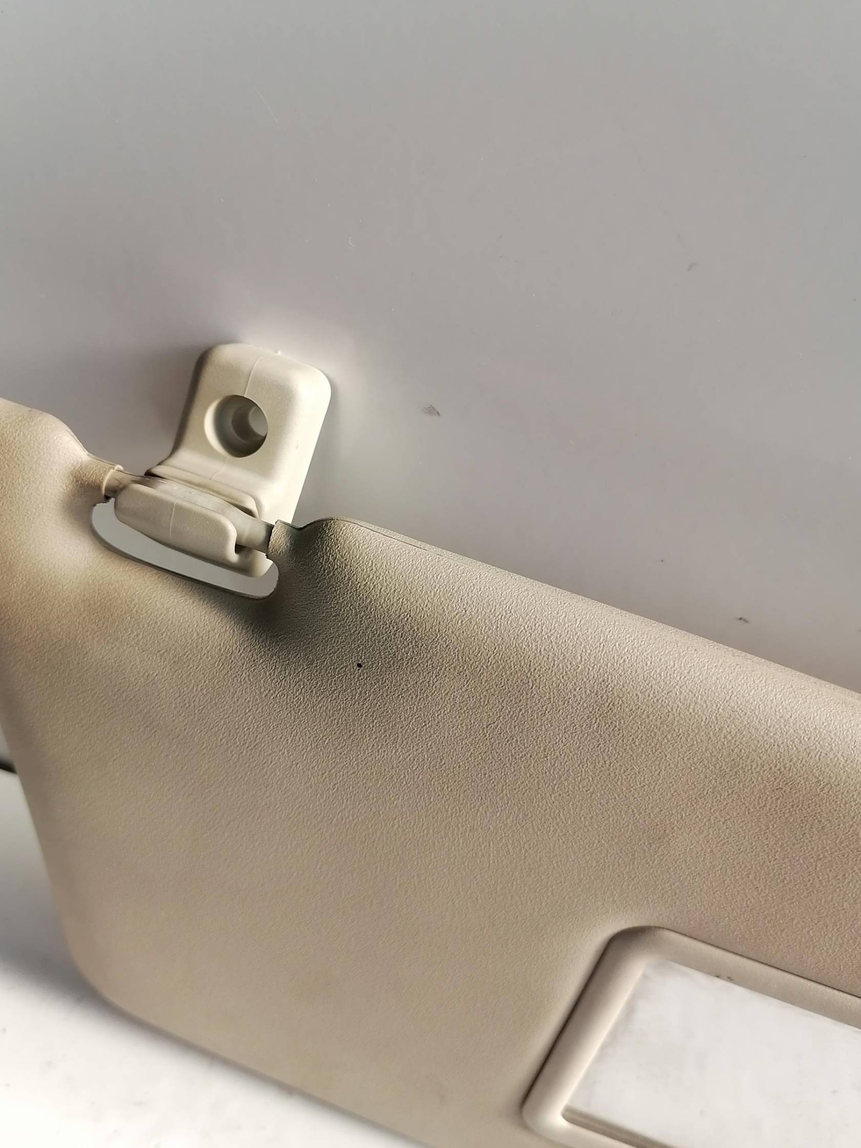 Aletta parasole parabrezza dx.